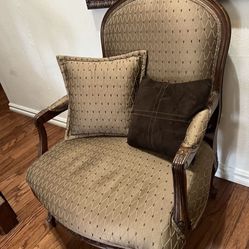 Beautiful Accent Brown Chair With Pillows 
