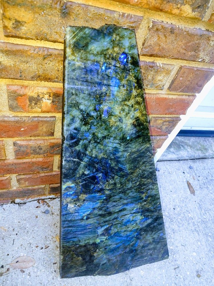 QUARTZ SLAB - OUTDOOR DECOR