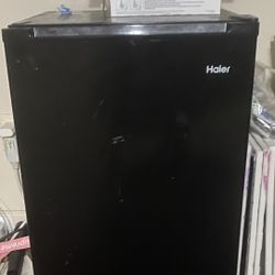 mini fridge 