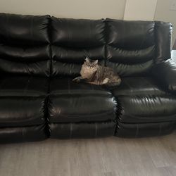 Dual Recliner Couch And Loveseat 