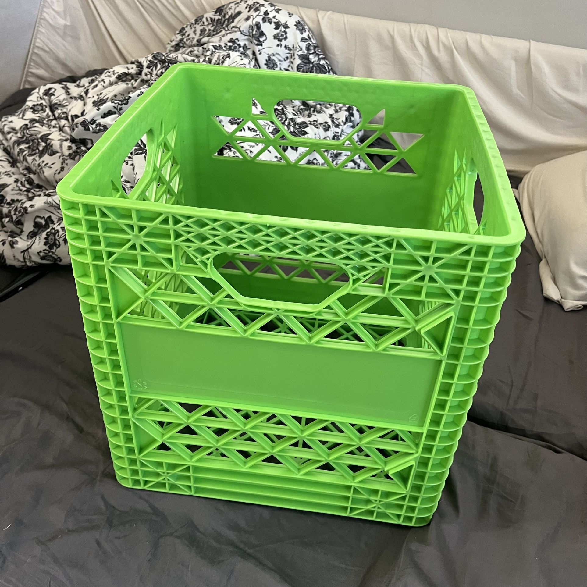 one new lime green heavy duty super crate ideal for 12” vinyls records