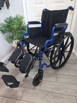 Drive Medical Blue Streak Lightweight Wheelchair with elevated leg rests, 18" Seat