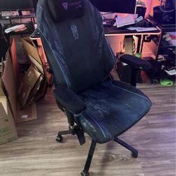 Secret lab Titan Gaming Chair