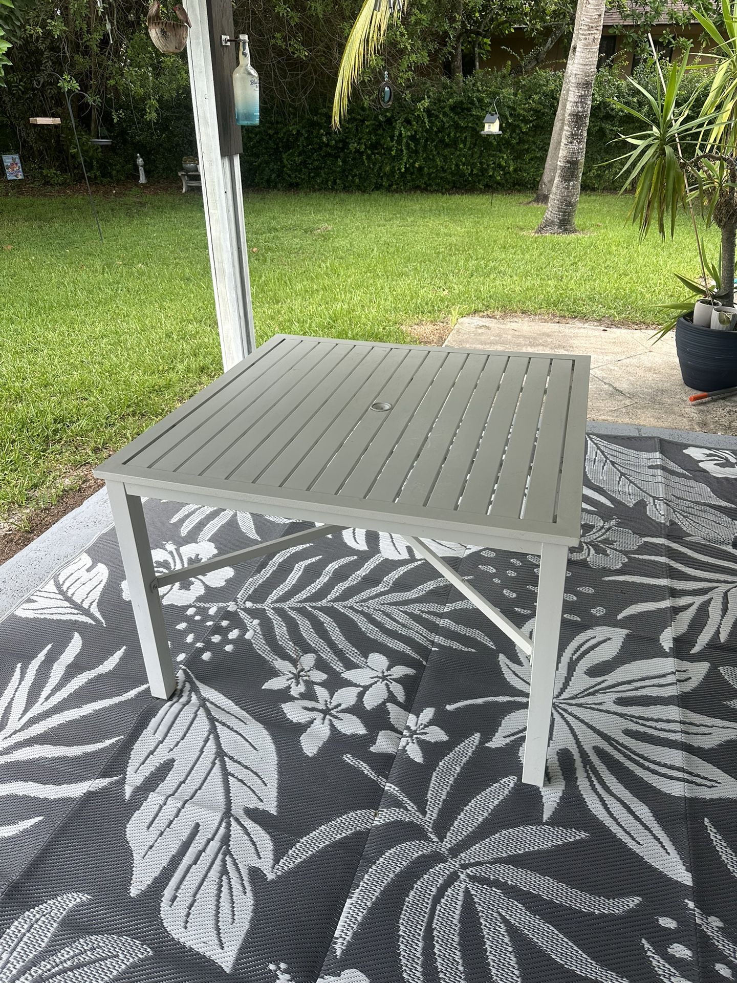 Outdoor Table White