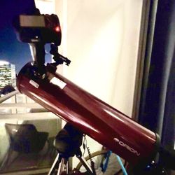 TELESCOPE STARSEEKER IV 150mm Reflector
