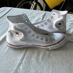 Converse Size 8 M