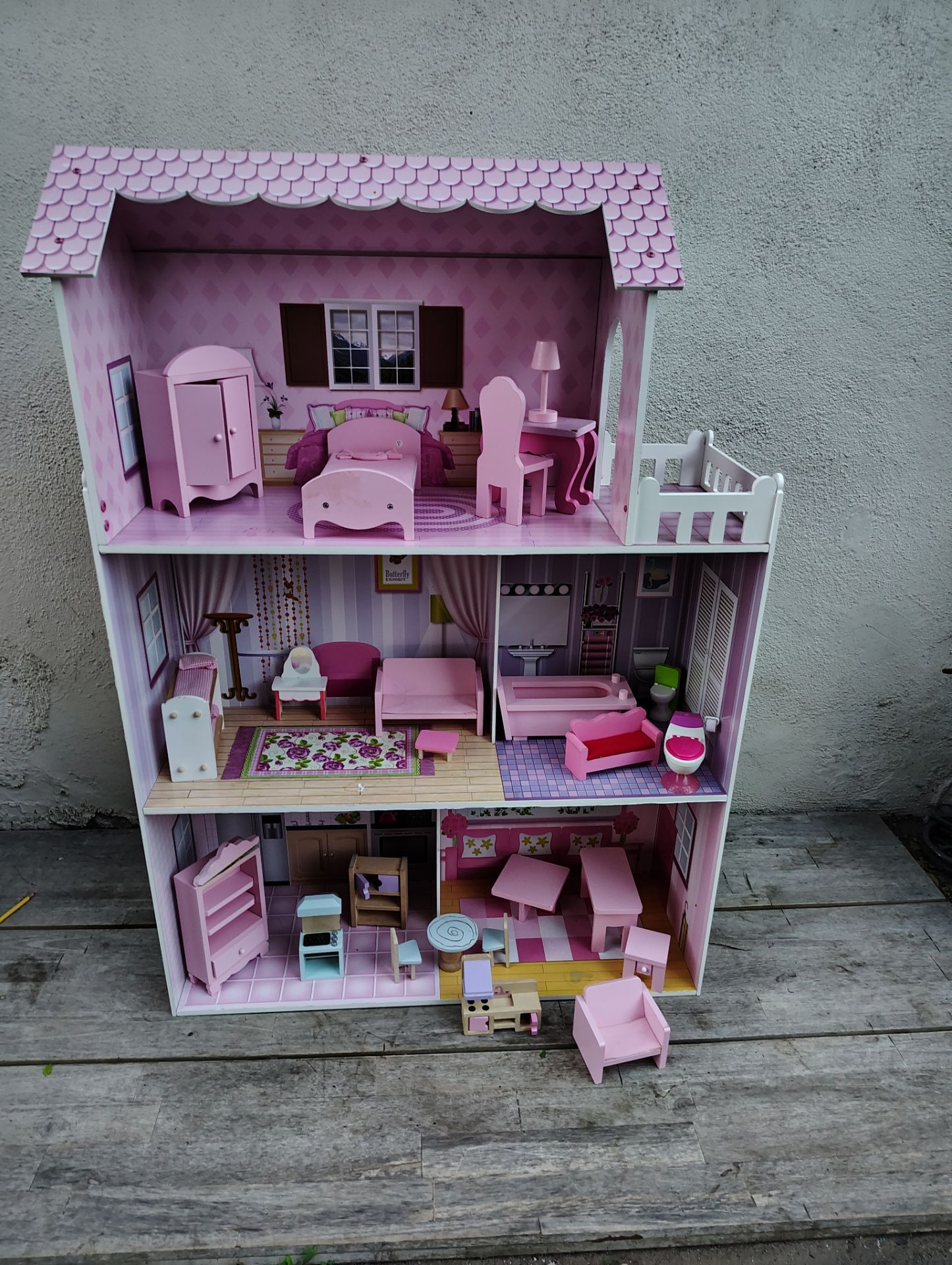 Girls Doll House W/ Accessories