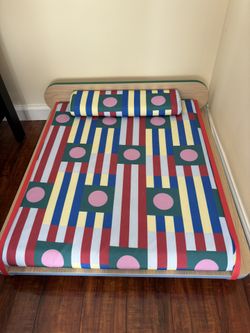 The Leo Dog Cat Bed