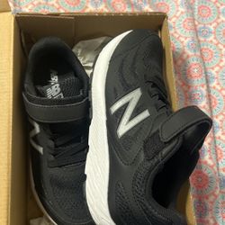 Kids Size 3 Wide Width New Balance 519