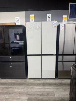 😍 Samsung - Bespoke 23 Cu Ft Counter Depth 4-Door Flex French Door refrigerator With Beverage Center In White glass 😍
