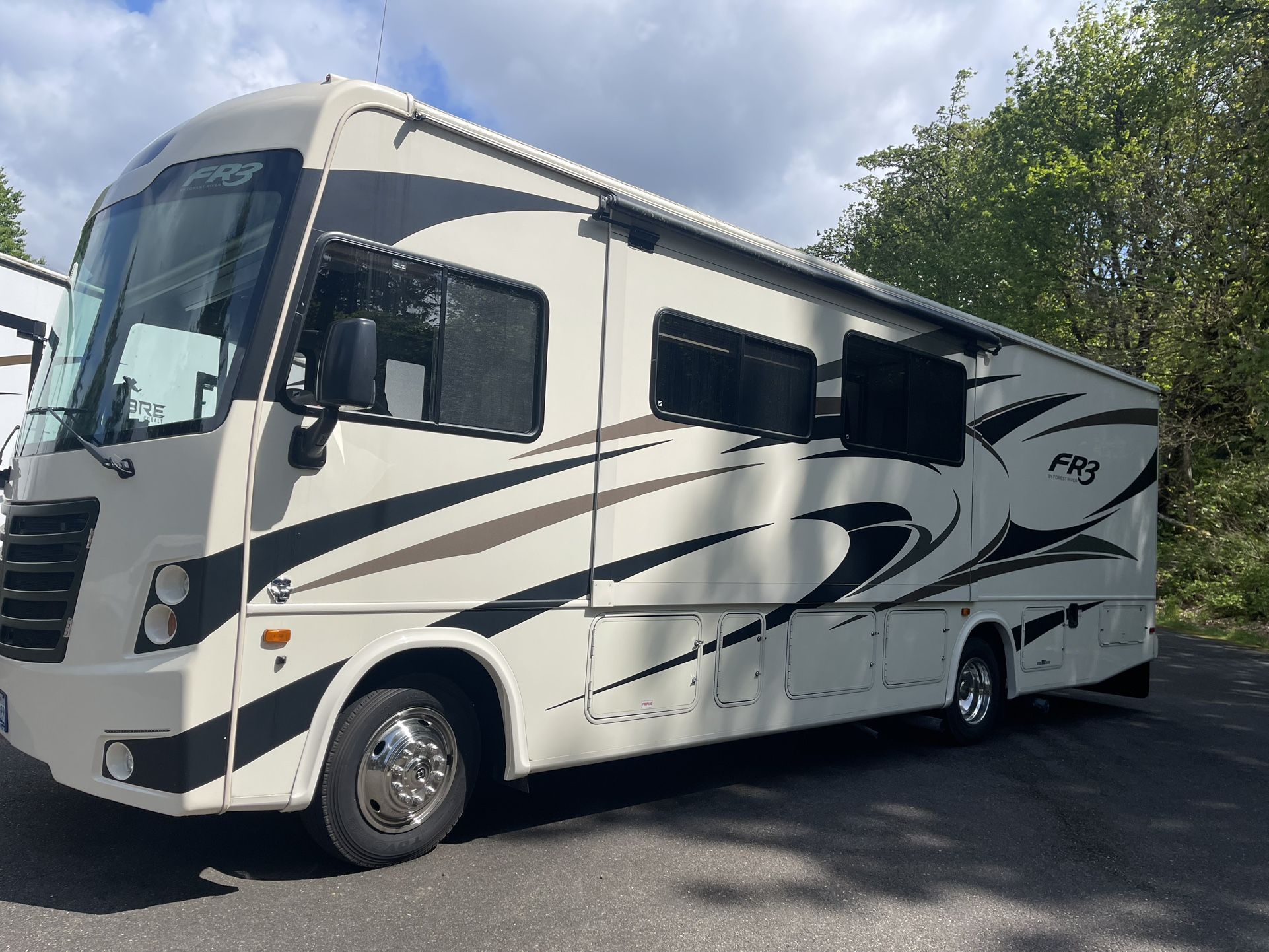 REDUCED! 2017 FR 3 Motor Home, 10,774 mi.