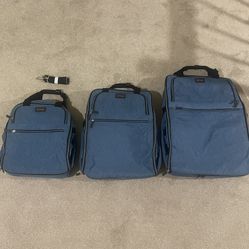 Biaggi Zipsak 22”, 27”, 31" Set Foldable Spinner Carry On Navy Blue Luggage Bag/TUMI, Patagonia, Samsonite