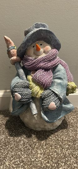 Snowman 11 Inches Tall