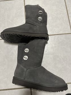 UGG Short Turnlock Snow Boots Gray