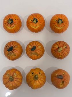 Miniature resin/craft Jack-O’Lantern pumpkins with carved faces Halloween accessories