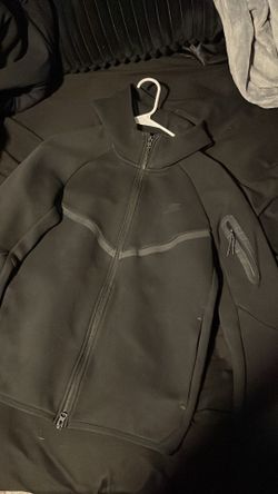 black nike tech