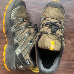 Kids Hiking Boots Salomon, Size 4