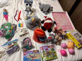 Assorted toys in great condition Legos, LOL dolls and more