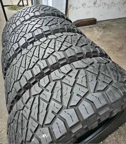 35x12 50/20 Nitto 📍📍 Vendo un set de llantas con 80% de vida las 4 📍🌟