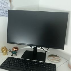 Monitor Samsung 27-inch High Resolution + Wireless Keyboard 