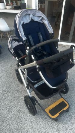 UPPAbaby double stroller w/ foot rest