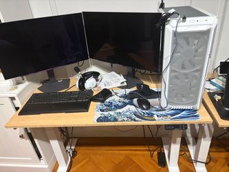 Hydraulic Gaming Desk