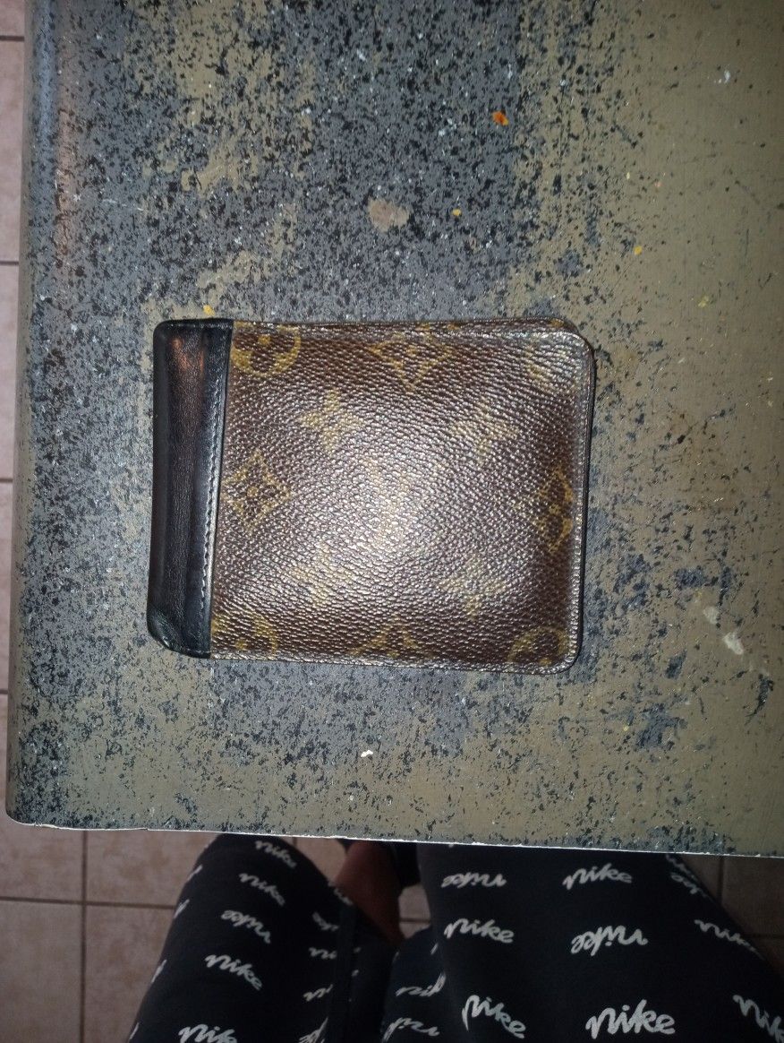 Official Authentic Louis Vuitton Mens Wallet