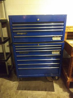 LARGE SNAPON TOOL BOX / LIKE NEW CONDITION