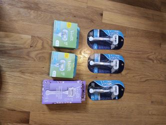 6 For $32 Venus Razors And Refills Bundle 