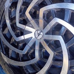 SET UNIVERSAL 22s 5 LUG $350 3 TIRES ARE  IN GREAT SHAPE 