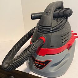 Husky 2.5 Gallon Wet/Dry Vac