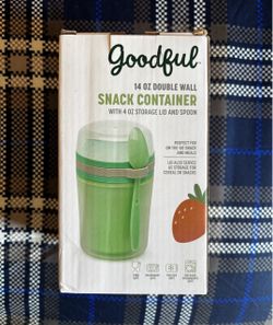 Snack container