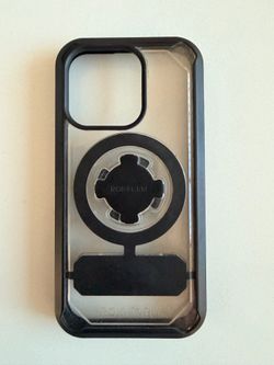 iPhone 15 Pro: Rokform magnetic clear case