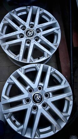 4 rines numero 18 para una tundra o cualquier troca de 6 virlos