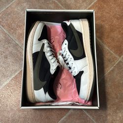 Jordan 1 Travis Scott Low Olive Women’s 10.5 (9 Men) 