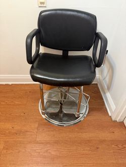 Black Salon Barber Chair with Chrome Base