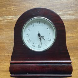 Antique Clock Quartz Style 