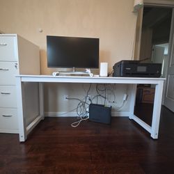 63” White Office Desk – Metal Legs – Sturdy & Clean