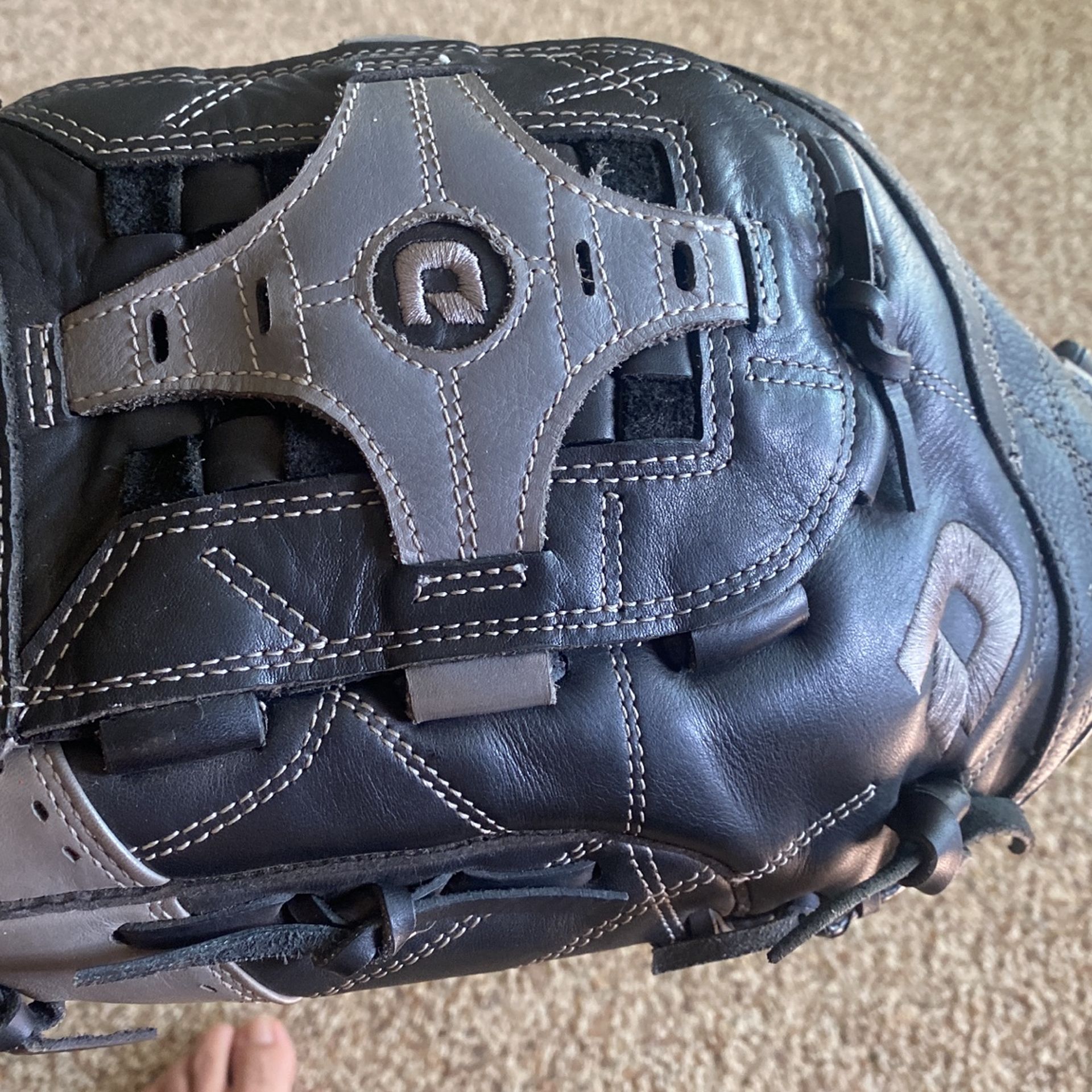 DEMARINI BASEBALL/SOFTBALL GLOVE