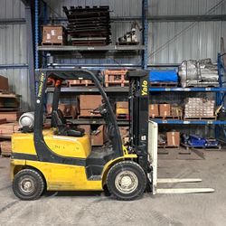 2015 Yale 5000 lbs capacity forklift 