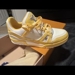 Louis Vuitton  Size 9