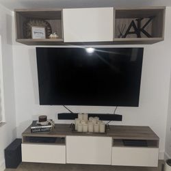 Mountable Top & Bottom Entertainment Center 