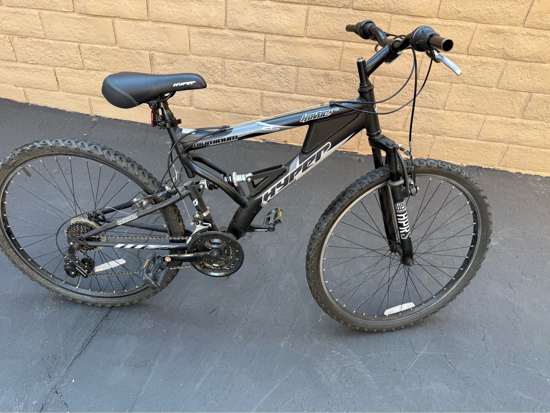 Hyper Havoc FS 26” Aluminum Full Suspension Mountain Bike Shimano Black