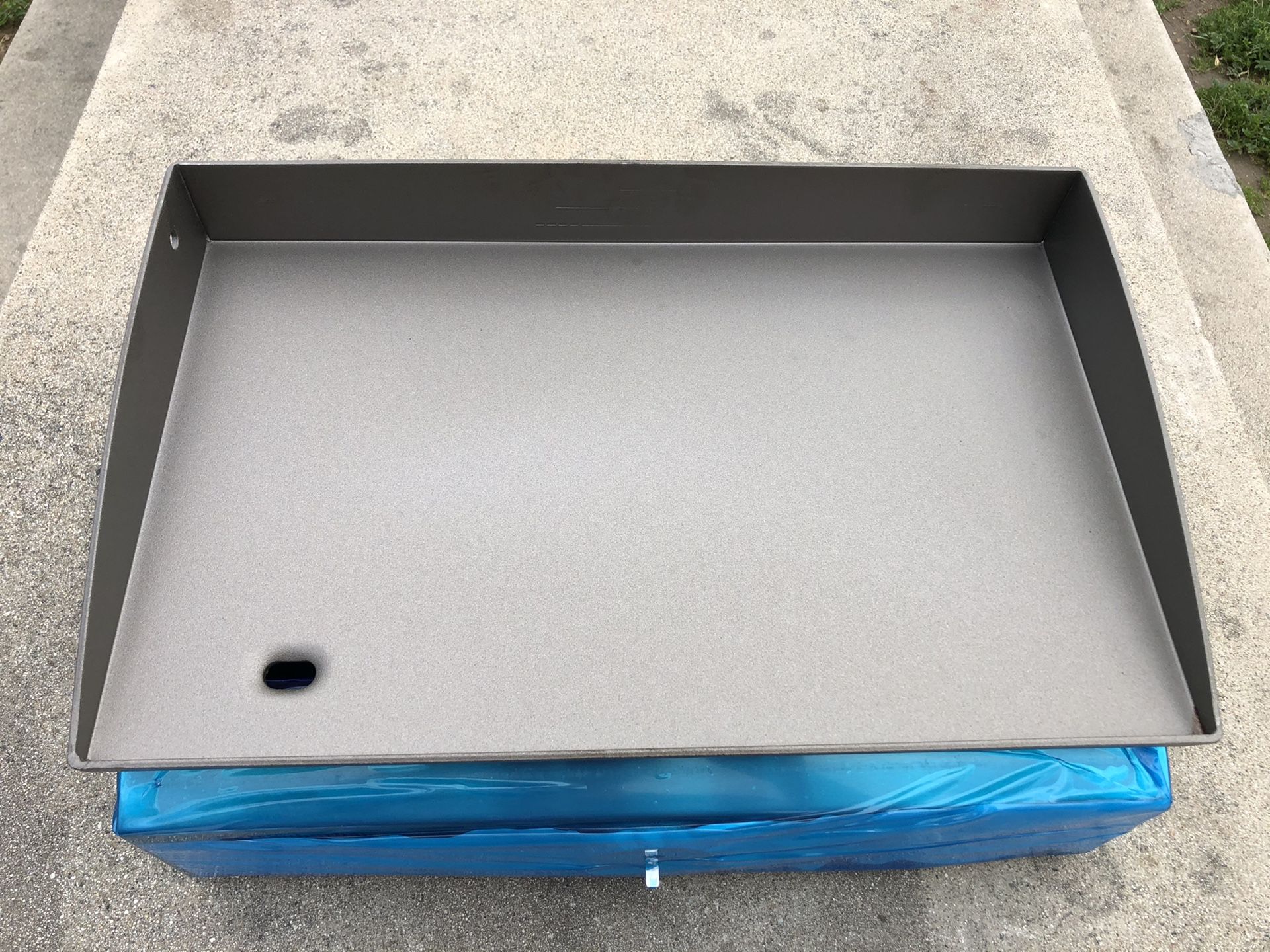 Suburban Elite Series 18” Griddle, with RV wall mount for Sale in