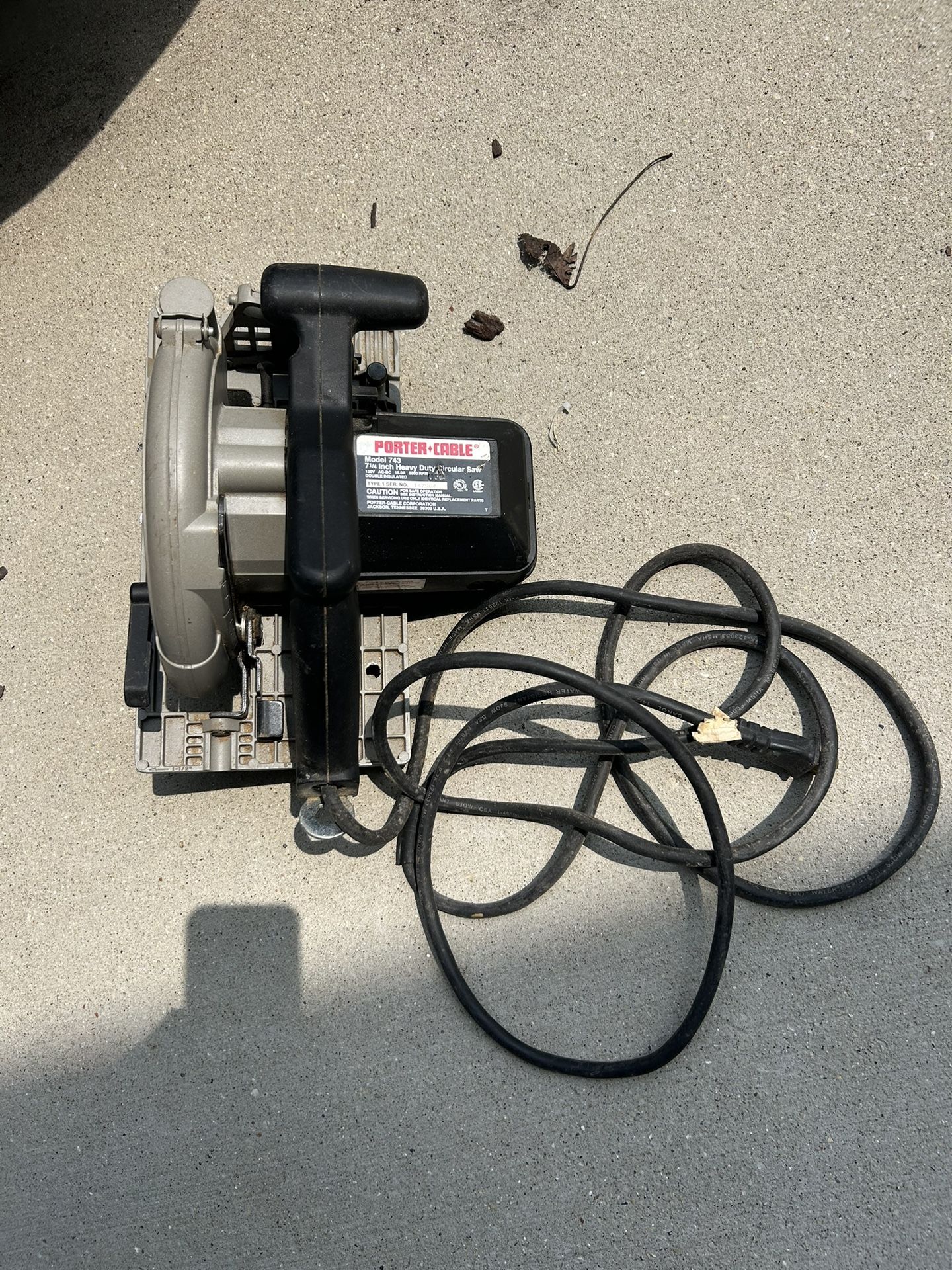 Porter cable heavy duty circular saw model 743.  In great working condition 