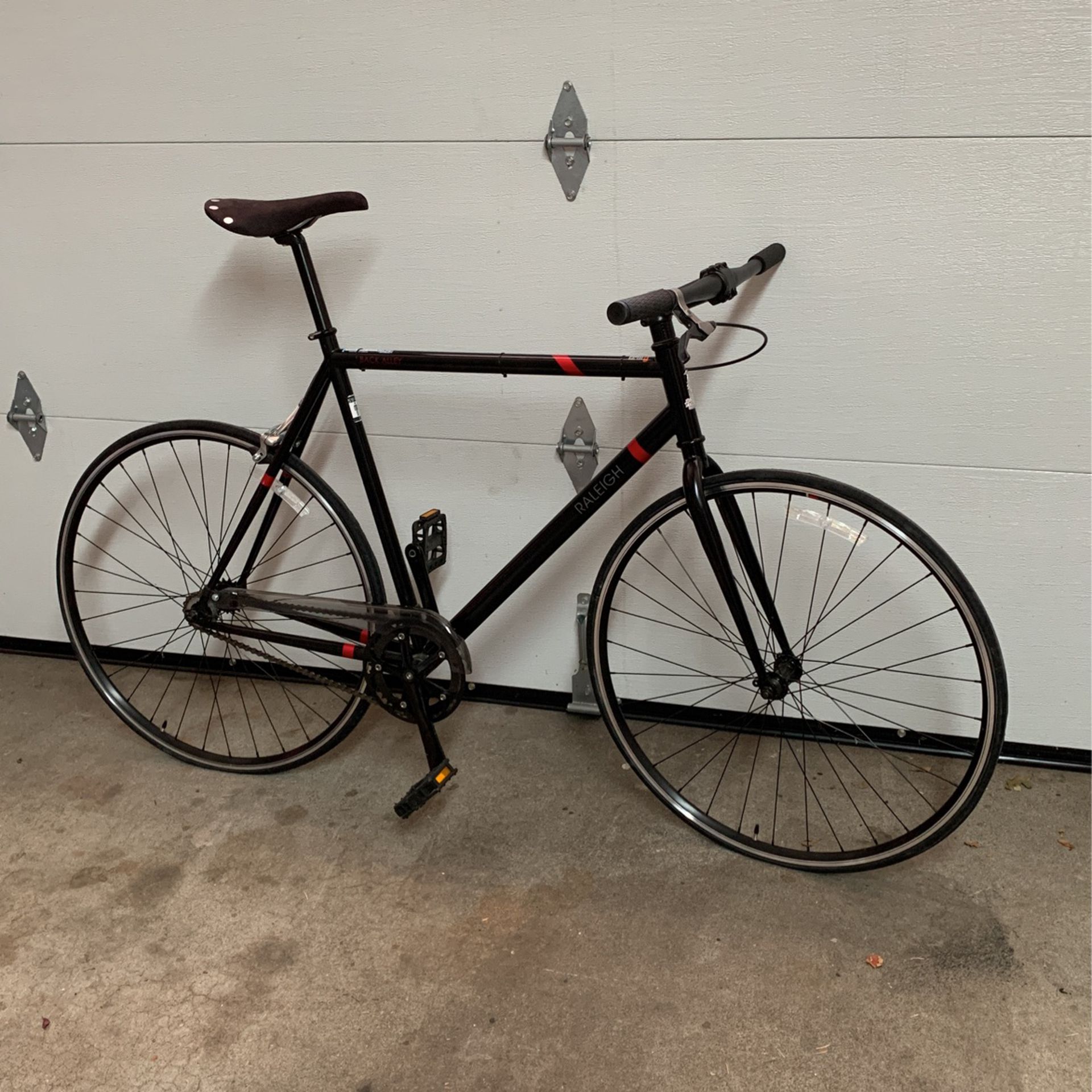 Raleigh  “Back Alley” Bicycle   Black Red stripe like new