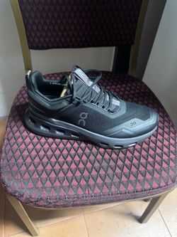 On Running Cloud All Black – Like New / New with Box