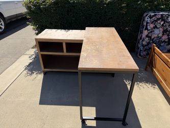 Title: Modern L-Shaped Pivoting Desk – Rotating Desktop & Storage