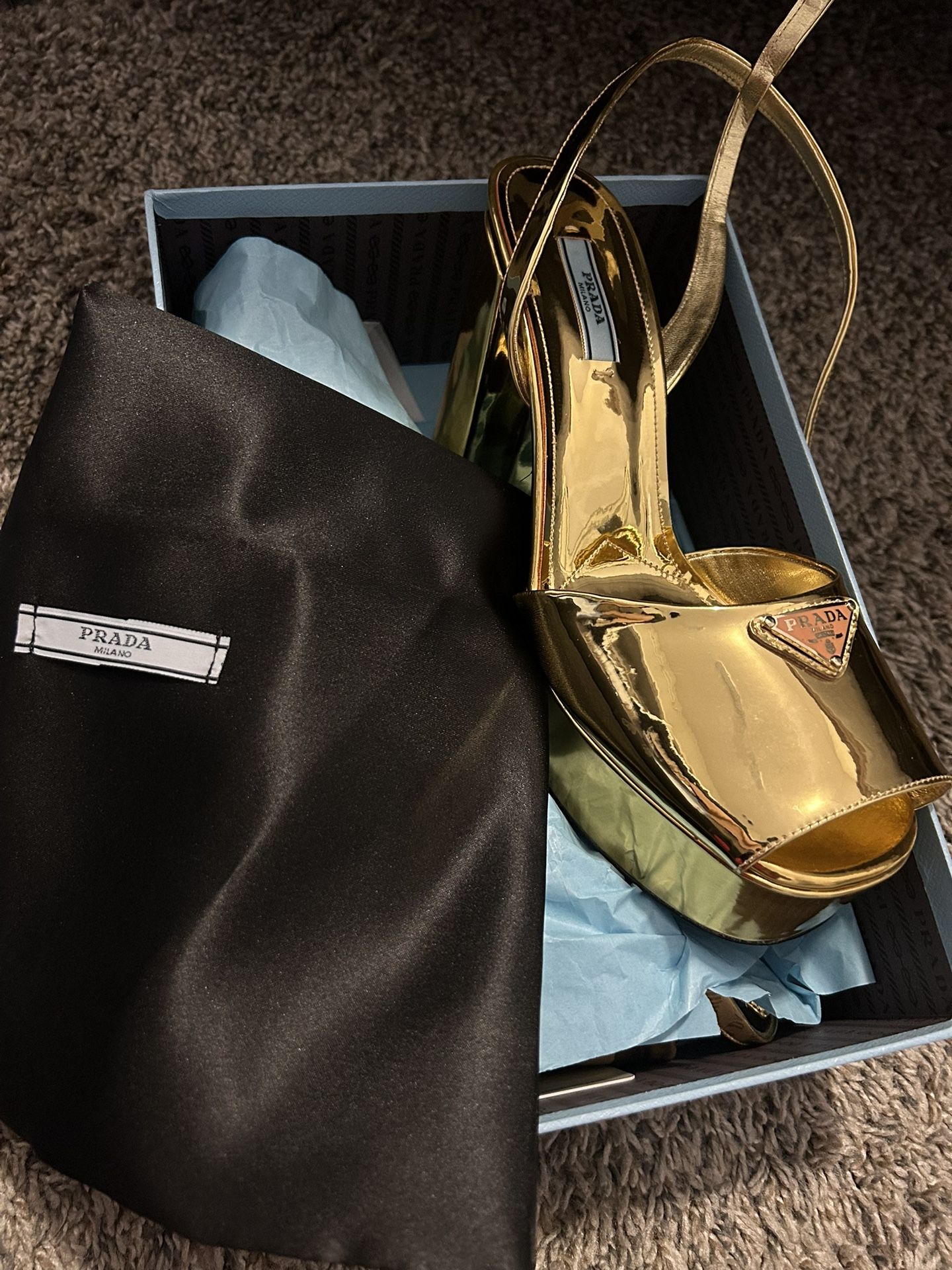 PRADA Heels! BRAND NEW IN BOX ✨
