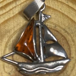 Vintage Sterling Silver Amber Sailboat Pendant 